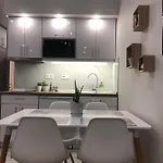 Deluxe A Lákonesz